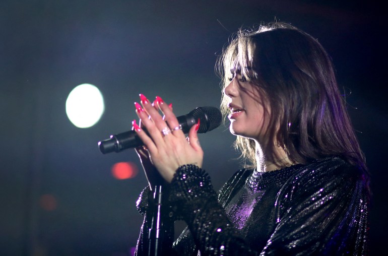 d98ad8b9d8ab-1705509166 NEW YORK, NY - JANUARY 27: Dua Lipa performs onstage during Billboard and Mastercard present a night with Dua Lipa at Mastercard House on January 27, 2018 in New York City. Christopher Polk/Getty Images for Mastercard/AFP (Photo by Christopher Polk / GETTY IMAGES NORTH AMERICA / Getty Images via AFP)