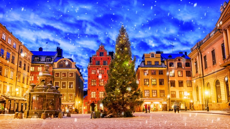 shutterstock_519250798 Stortorget square decorated to Christmas time at night, Stockholm, Sweden.