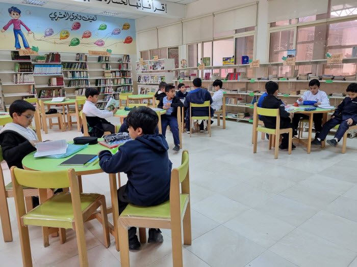 المكتبة المدرسية.. مرفق تربوي يساند الطلبة  ويثري معلوماتهم وينمي مهاراتهم الكتابية
