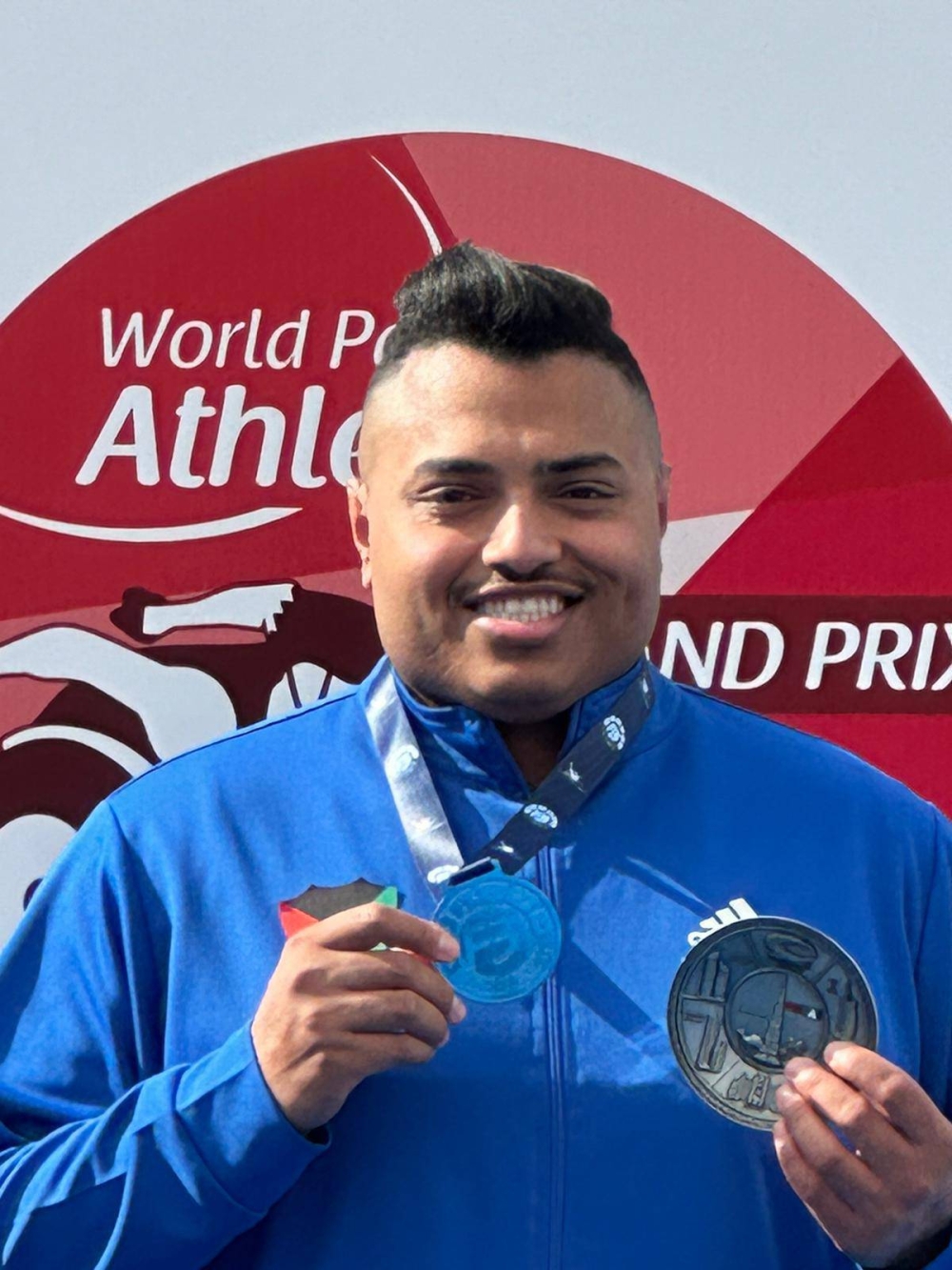 فيصل سرور يحمل الفضية