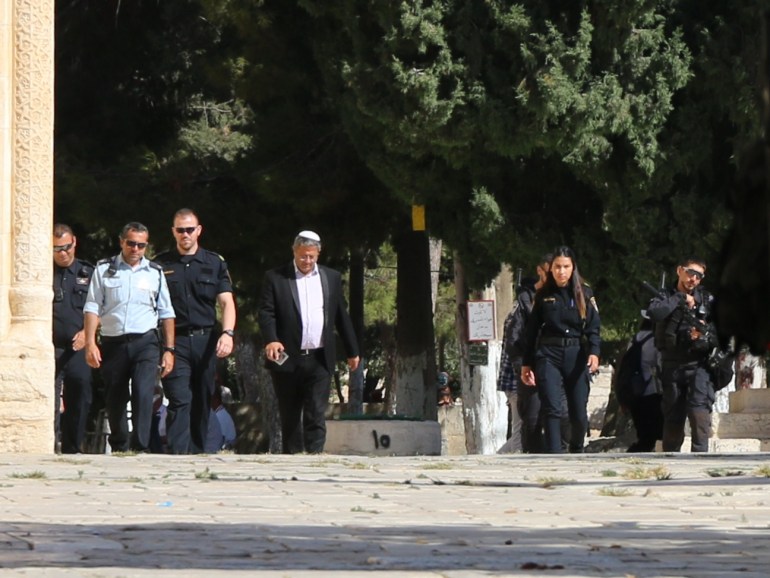 28963933-1690444889 Israeli deputy Ben-Gvir with Israeli forces raid Masjid al-Aqsa