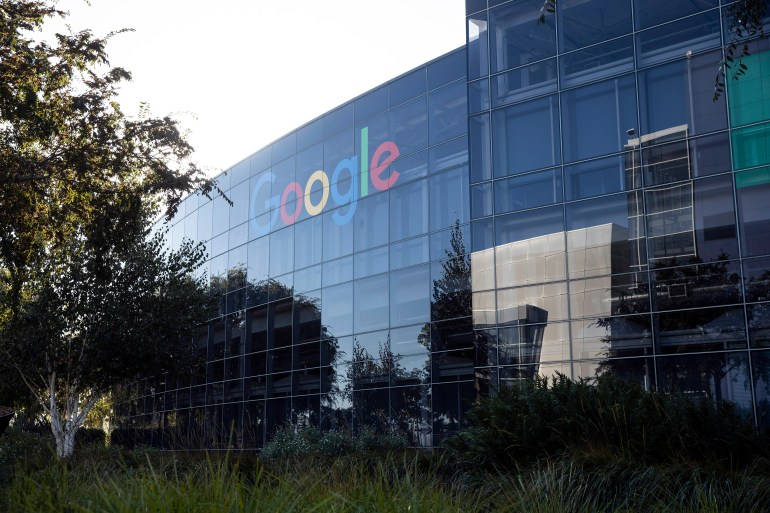 google-antitrust-0 كانت وزارة العدل تحقق في كيفية احتفاظ "غوغل" بقوتها في سوق الإعلانات الرقمية. لورا مورتون لصحيفة نيويورك تايمز.