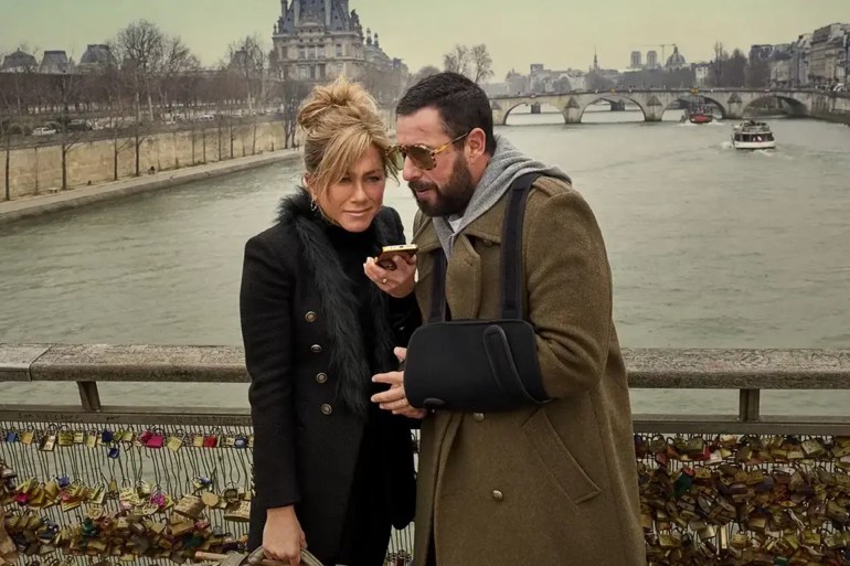 004-1687887965 آدم ساندلر و جينيفر أنيستو في فيلم لغز جريمة قتل (نتفيلكس)