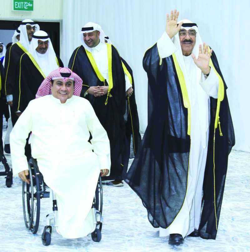 1668362-1 سمو الأمير يحيي مستقبليه