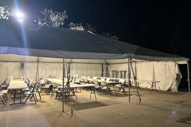 ick-iftar-1711220751 الخيمة التي تقام بداخلها فعاليات الإفطار الجماعيّ في المركز الإسلامي بولاية كانساس الأميركية (ICK)