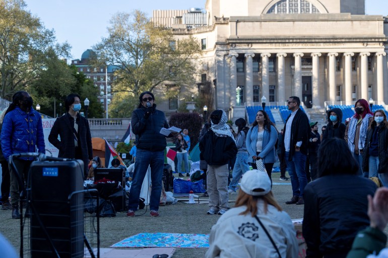 d8a8d98ad98ad8a8-1714236354-1 Frank Guridy, a Columbia University history professor who teaches a course called "Columbia 1968" speaks to students in an educational session hosted at the protest encampment on campus, maintained by student protesters in support of Palestinians at Columbia University, during the ongoing conflict between Israel and the Palestinian Islamist group Hamas, in New York City, U.S., April 25, 2024. REUTERS/Caitlin Ochs