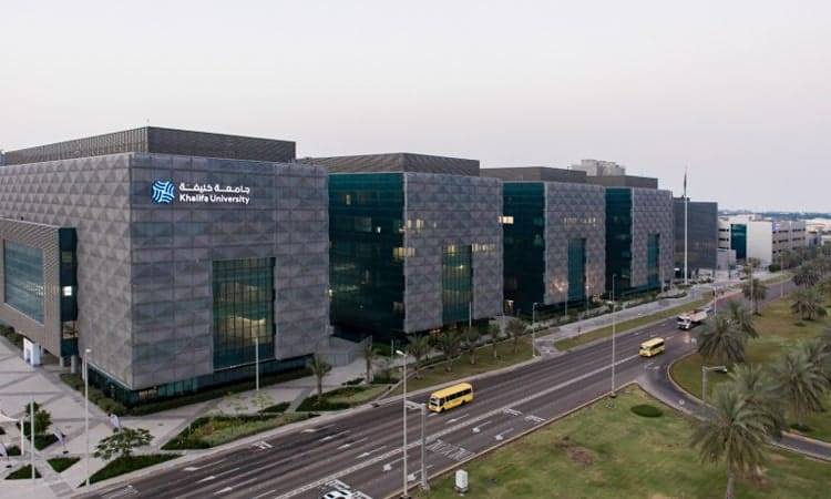 الإمارات.. فريق بحثي يبتكر جهازاً ينتج الماء العذب من البحر