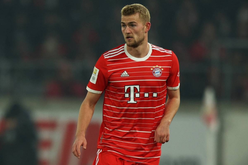 277251 ماتيس دي ليخت