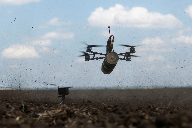 ones-1716121800 An FPV (first person view) drone of Ukrainian servicemen of the 28th Separate Mechanised Brigade is seen in air during a test flight at a training ground, amid Russia's attack on Ukraine, in Donetsk Region, Ukraine May 3, 2024. REUTERS/Valentyn Ogirenko