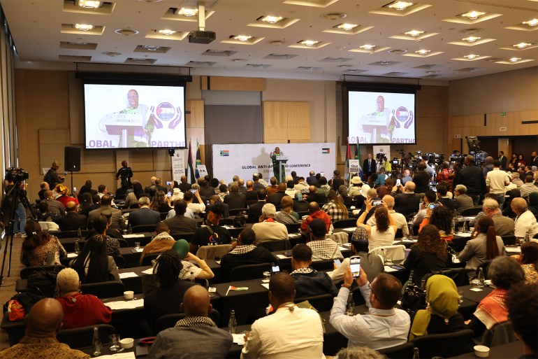 pic-77652-1715357465 الحضور في المؤتمر