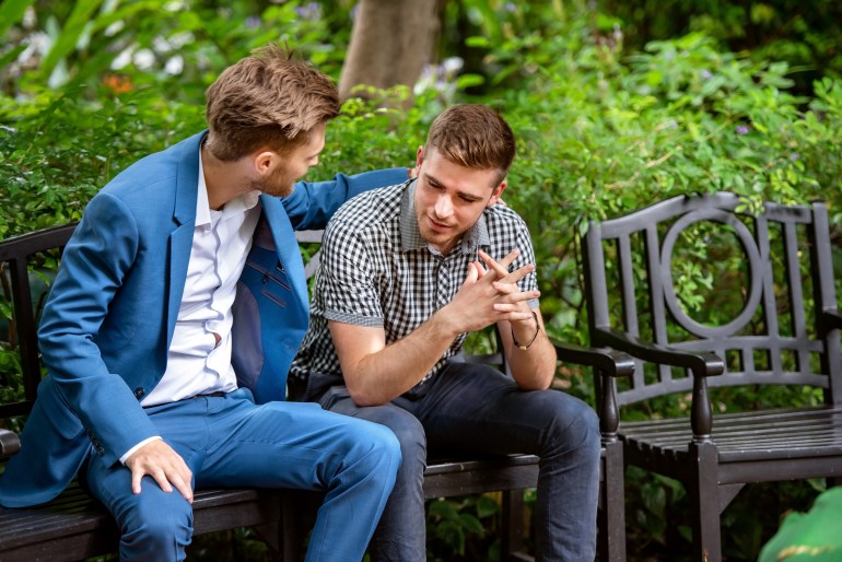 shutterstock_2117186432-1688887513 عبر امتنانك له ستلاحظ المواقف التي جعلت هذه الصداقة ممكنة في المقام الأول، وستسهِّل الانفصال على نفسك، وستشعر بتحسّن كبير حيال الطريقة التي اخترتها لتنفيذ هذا الانفصال