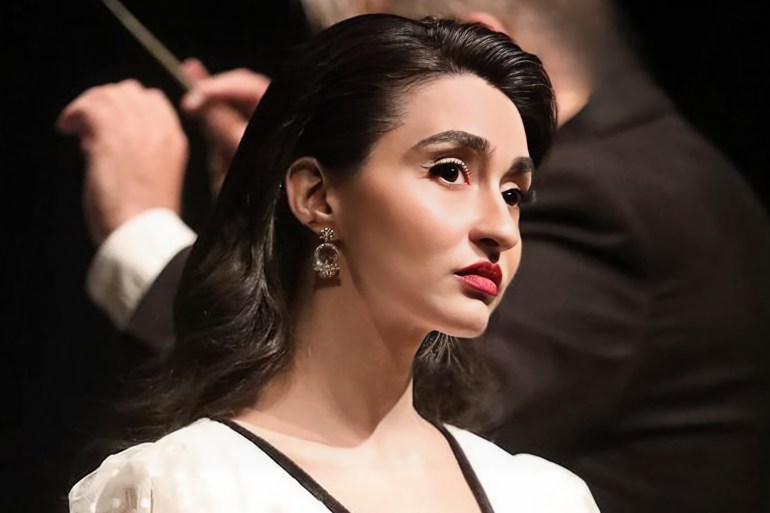 0808-1717191836 الموسيقية السورية رشا أبو شكر