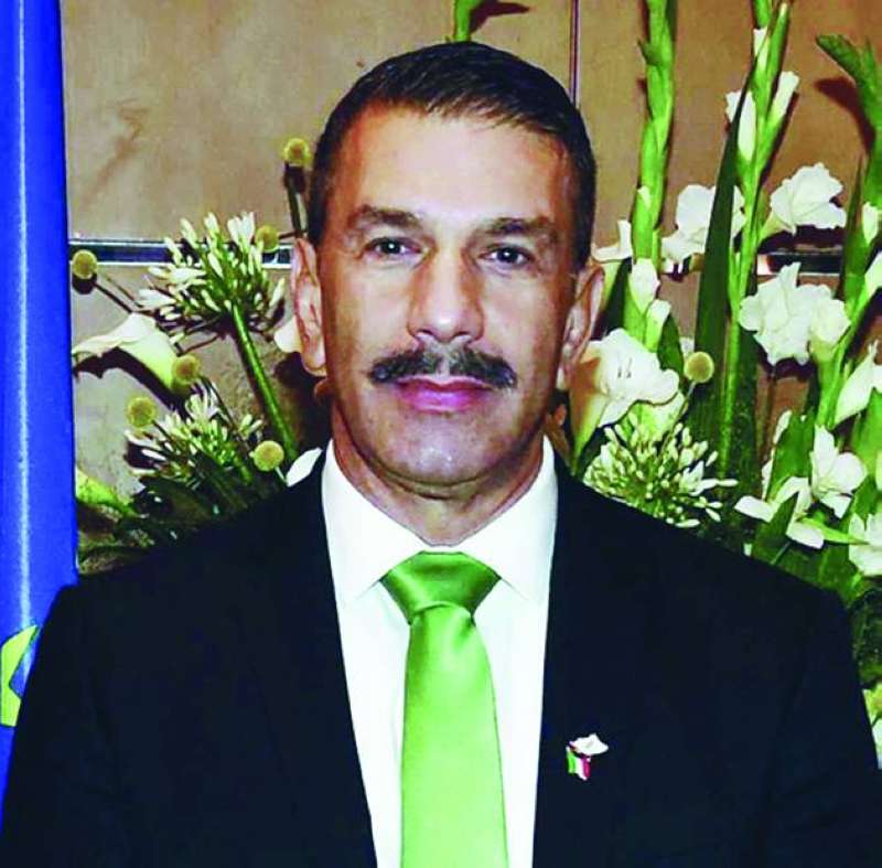 1715440 مايكل مافروس