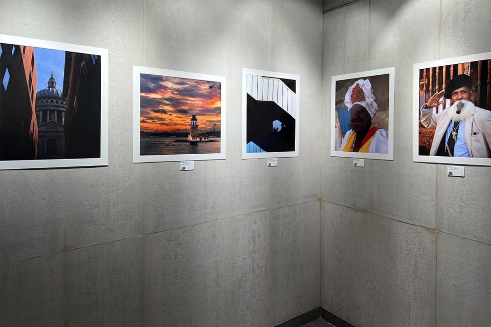 290822 بعض الأعمال المعروضة