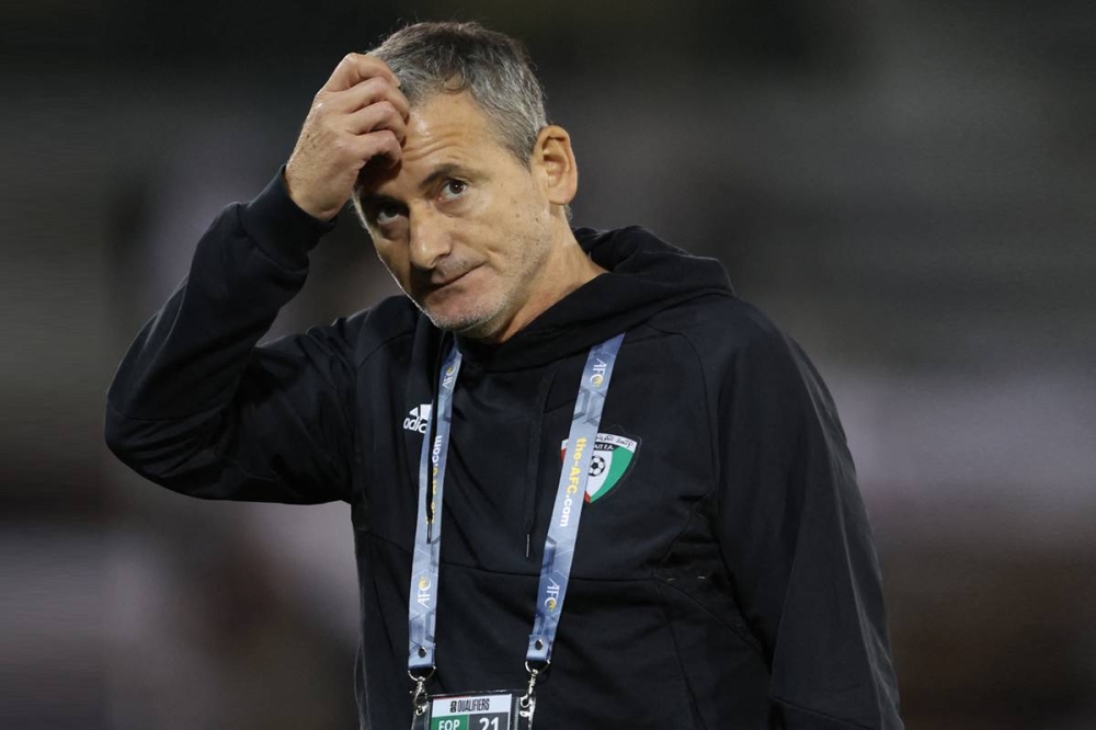 291823 المدرب البرتغالي روي بينتو