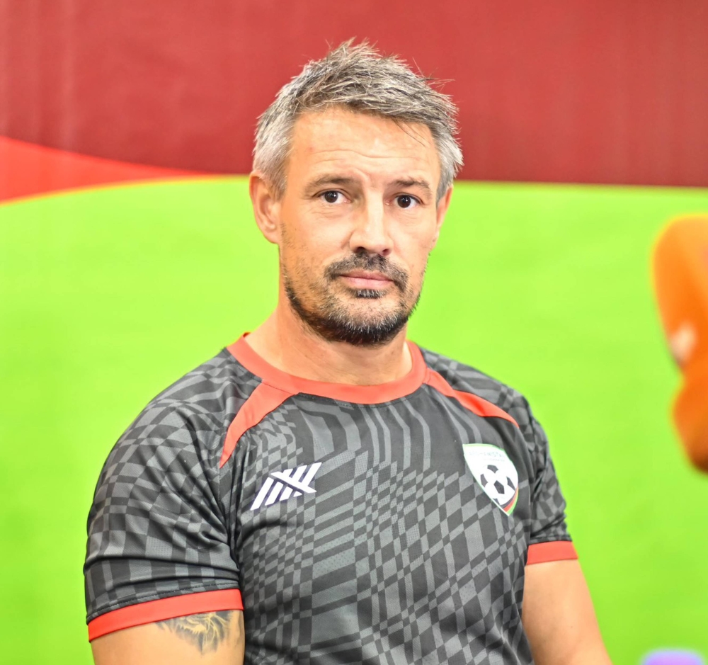 294771 مدرب منتخب أفغانستان الإنكليزي اشلي ويستوود