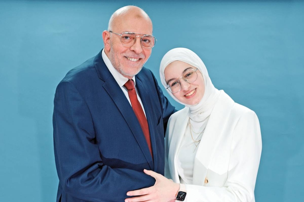 خديجة الرمادي ووالدها