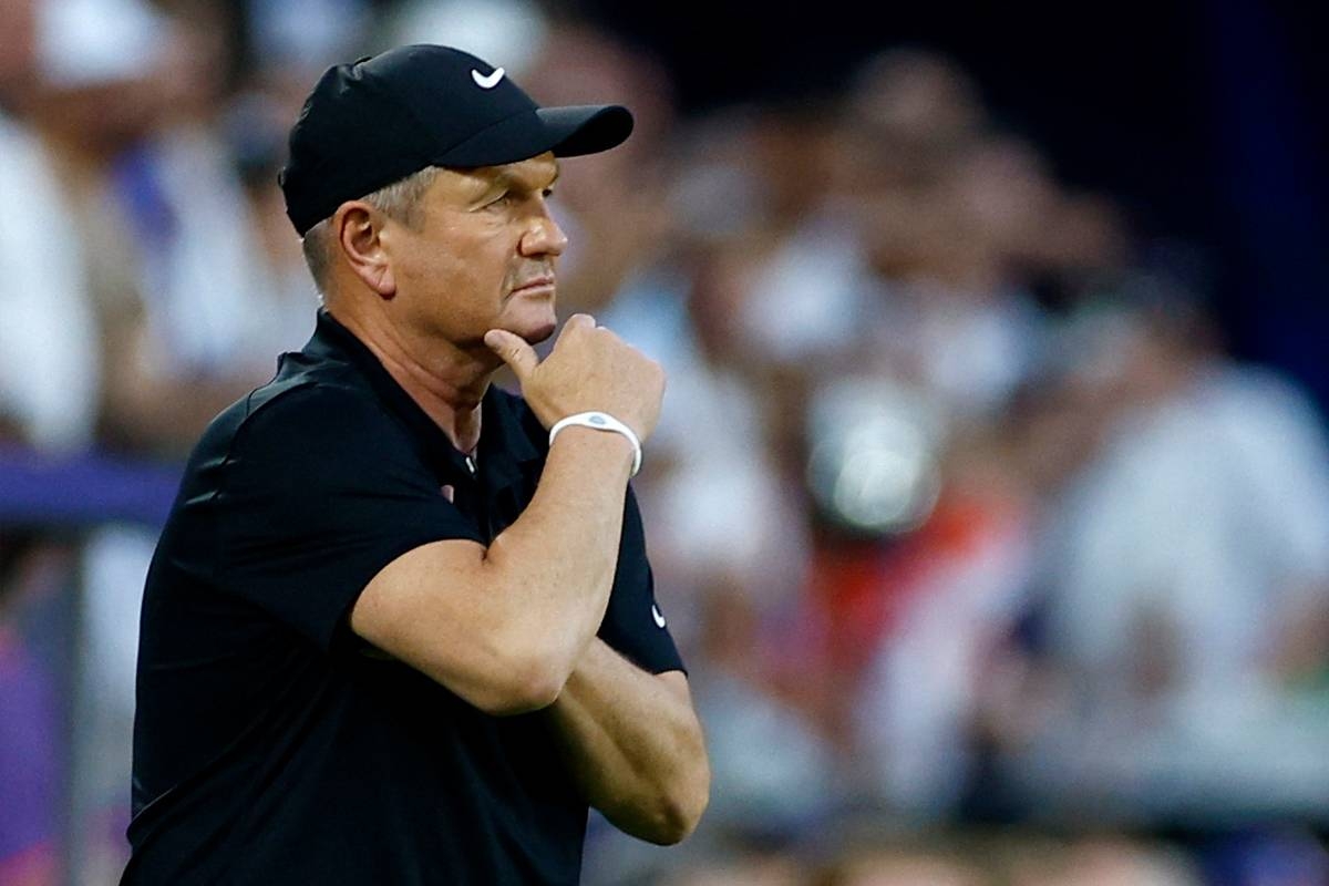 299726 مدرب سلوفينيا ماتياغ كيك