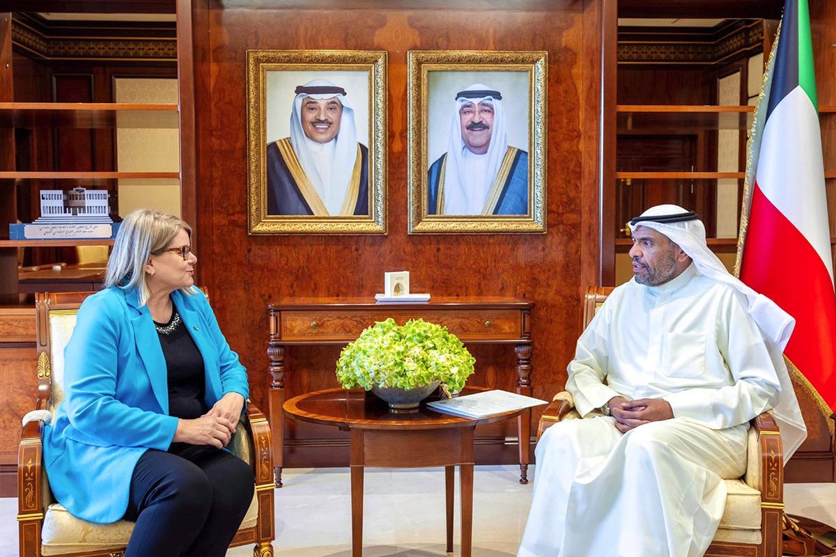 301266 وزير الخارجية عبدالله اليحيا مستقبلاً سفيرة الاتحاد الأوروبي لدى البلاد آن كويستينين