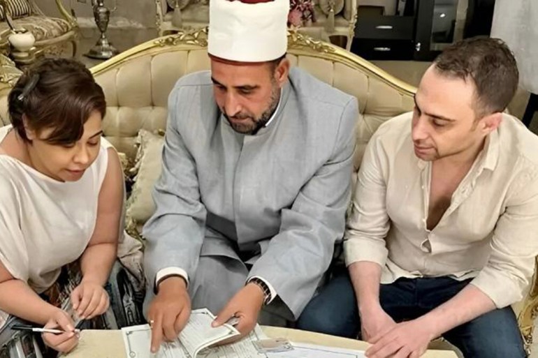 6-7 شيرين عبد الوهاب تخرج عن صمتها وتعلن عودتها لحسام حبيب وتنازلها عن قضية شقيقها