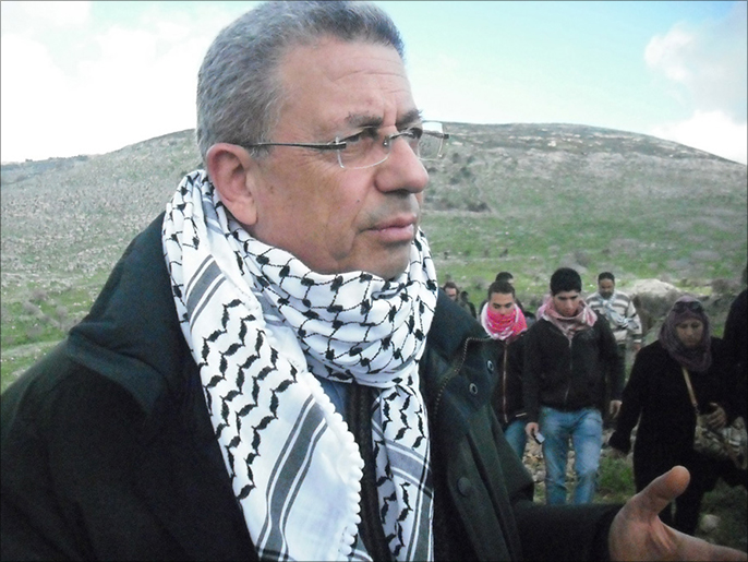 فلسطين- الضفة الغربية- نابلس- السياسي الفلسطيني مصطفى البرغوثي قال إن الانضمام للمنظمات الدولية يجب ان يسير بالتوازي مع المقاومة الشعبية وحركة المقاطعة لاسرائيل- تصوير عاطف دغلس- الجزيرة نت4