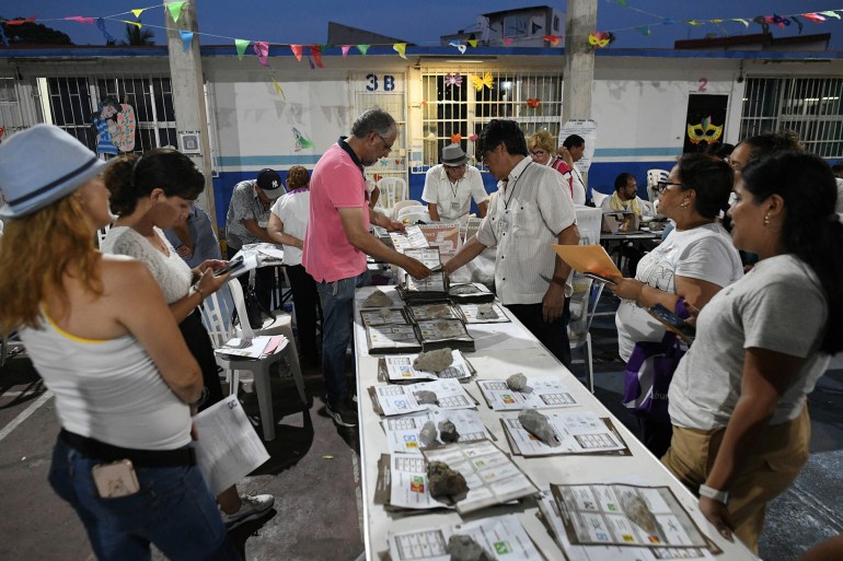 d8b3d98ad8a8d9846-1717395388 Election workers count votes at a polling station after polls closed on the day of general elections, in Veracruz, Mexico June 2, 2024. REUTERS/Yahir Ceballos