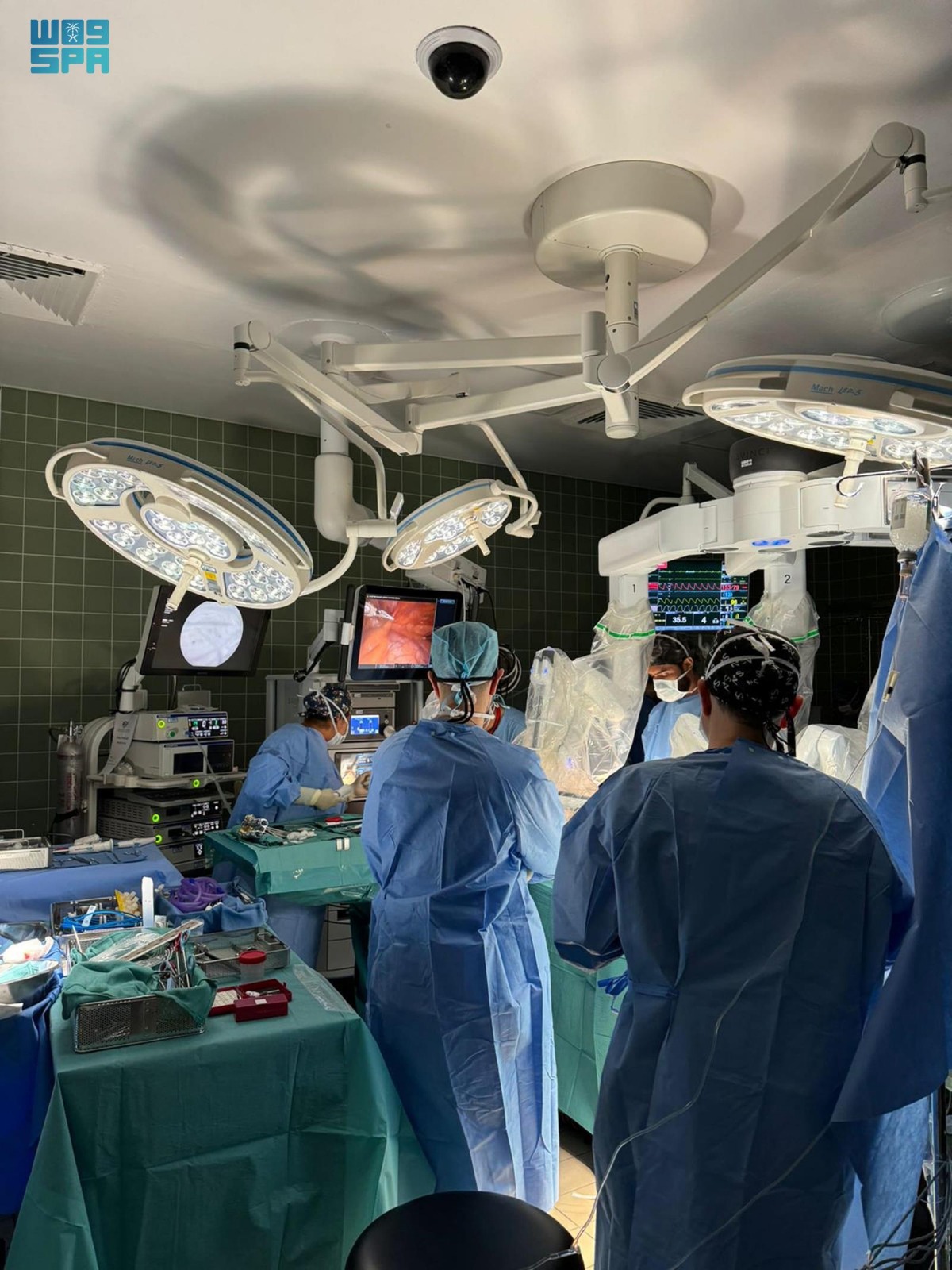 إجراء أول عملية قلب مفتوح بالروبوت الجراحي في مستشفى الملك فهد الجامعي
