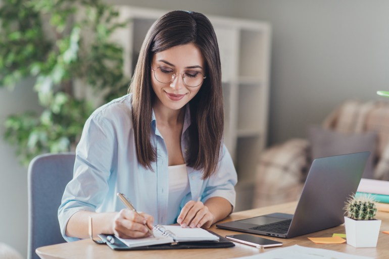shutterstock_1837034656 نصائح عملية لحسن التخطيط والاستفادة من وقتك