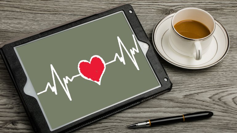 shutterstock_231748489-1695748897 heartbeat on touch screen background