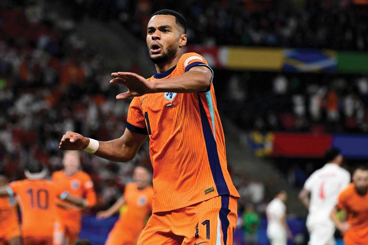 305337 اللاعب كودي خاكبو