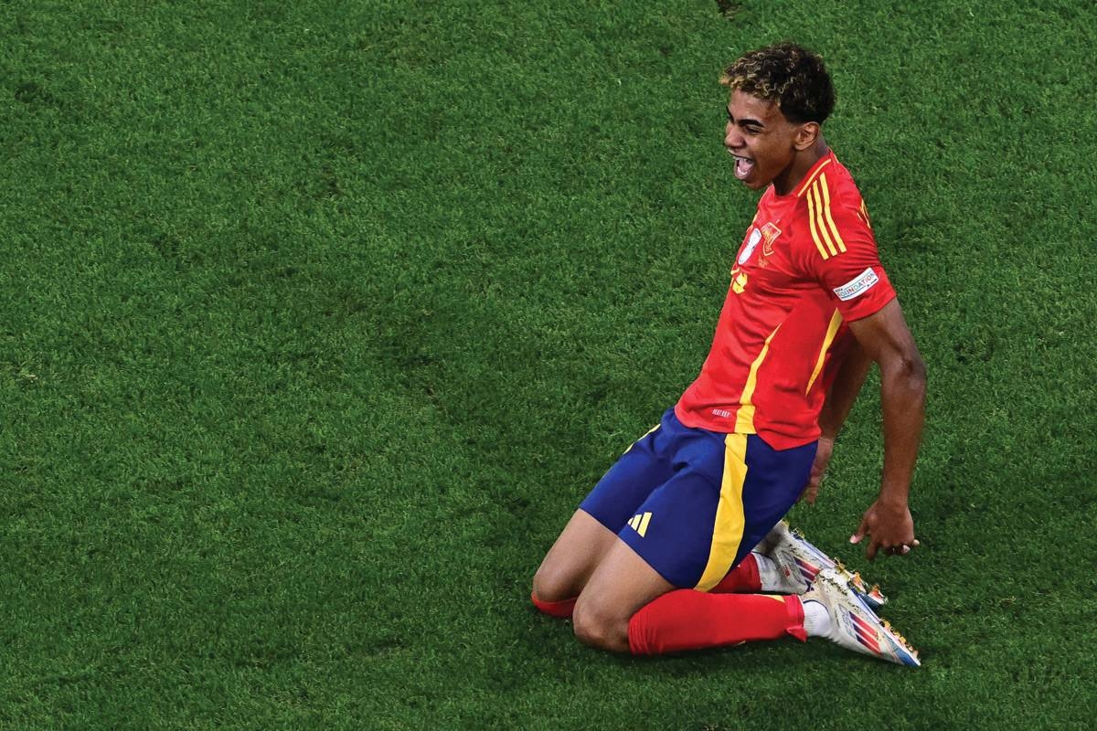 305831 اللاعب لامين يامال