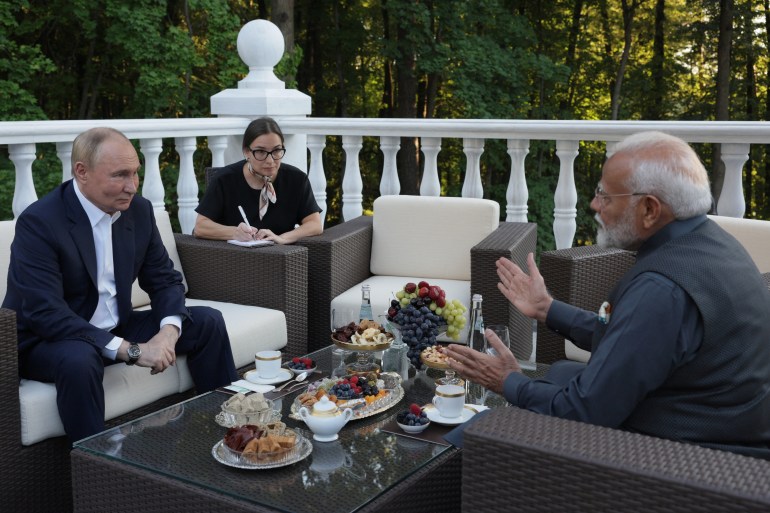 98981-1720503154 Russia's President Vladimir Putin and India's Prime Minister Narendra Modi attend a meeting at the Novo-Ogaryovo state residence near Moscow, Russia July 8, 2024. Sputnik/Gavriil Grigorov/Pool via REUTERS ATTENTION EDITORS - THIS IMAGE WAS PROVIDED BY A THIRD PARTY.