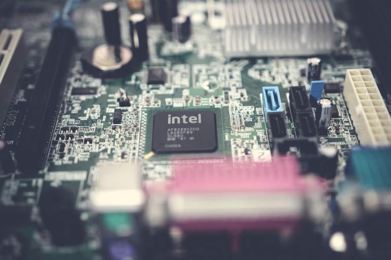 3-1724938760 Selective Focus Photography of Motherboard