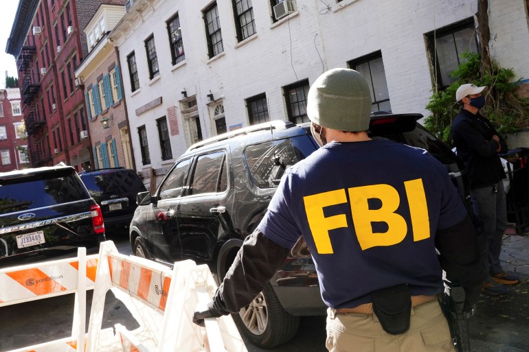 rtxis8db Russian oligarch Oleg Deripaska's apartment raid in New York