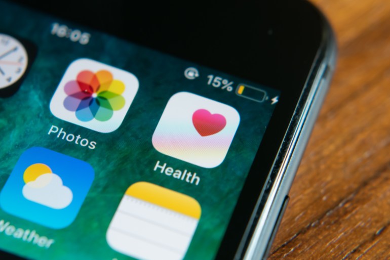 shutterstock_1466872526-1723716327 iPhone 7 showing its screen with Health app شترستوك