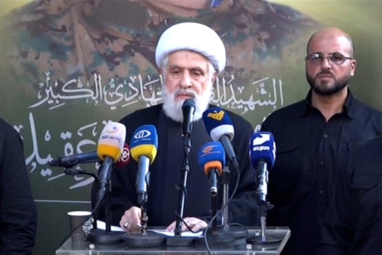 00-1727015850-1 نعيم قاسم نائب الأمين العام لحزب الله اللبناني يلقي كلمة خلال تشييع القيادي في قوة الرضوان إبراهيم عقيل في الضاحية الجنوبية لبيروت