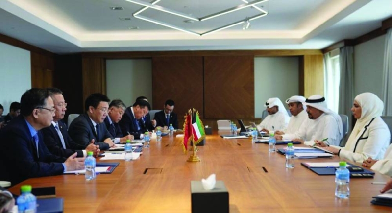 1769119 جانب من الاجتماع بين وزيرة المالية والوفد الصيني