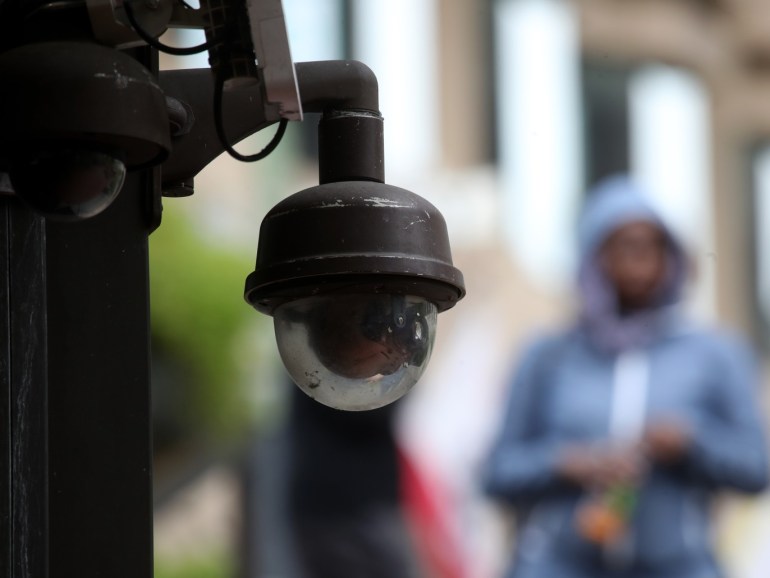 77152e3b-4af5-48b7-9da2-f0df0364c1dd SAN FRANCISCO, CALIFORNIA - MAY 14: A video surveillance camera hangs from the side of a building on May 14, 2019 in San Francisco, California. San Francisco could be the first city in the United States to ban facial recognition technology by police and city agencies. The San Francisco board of supervisors will vote on the measure today. Justin Sullivan/Getty Images/AFP== FOR NEWSPAPERS, INTERNET, TELCOS & TELEVISION USE ONLY ==