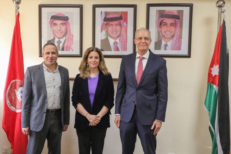 d98ad8b3d8a856-1725632822 الأردن-زينة جدعان أثناء التوقيع على مذكرة تعاون بين مفوضية اللاجئين والجامعة الهاشمية لتعزيز نسبة التحاق اللاجئين في التعليم العالي مواقع التواصل