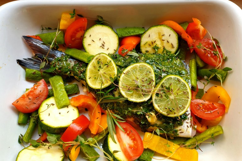 pic-141112-1725473555 Close up of Vegetables Salad