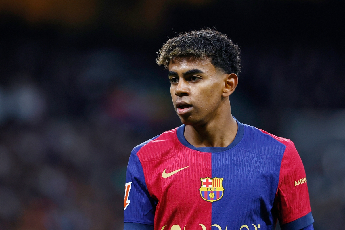 349040 جناح برشلونة الصاعد لامين يامال