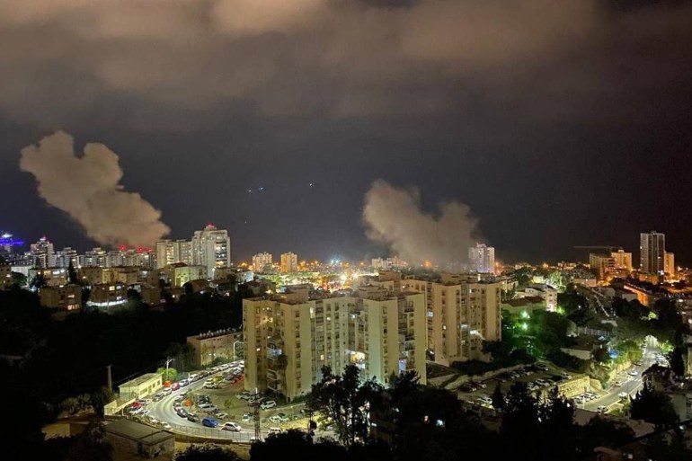 https://x.com/CherylWroteIt/status/1843028103658082499 Warfare Analysis @warfareanalysis ⚡️ Hezbollah’s rockets are currently raining down on Haifa, Tiberias….. and Hebrew media admits to 5 rocket hits in Haifa.