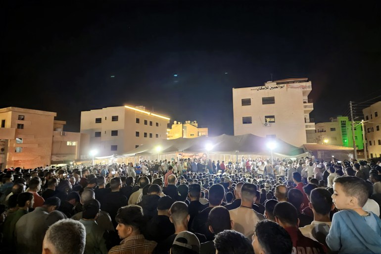 d9a4-1729279878 الجماهير الأردنية توافدت على خيمة الشهيدين من مختلف المحافظات .. الجزيرة