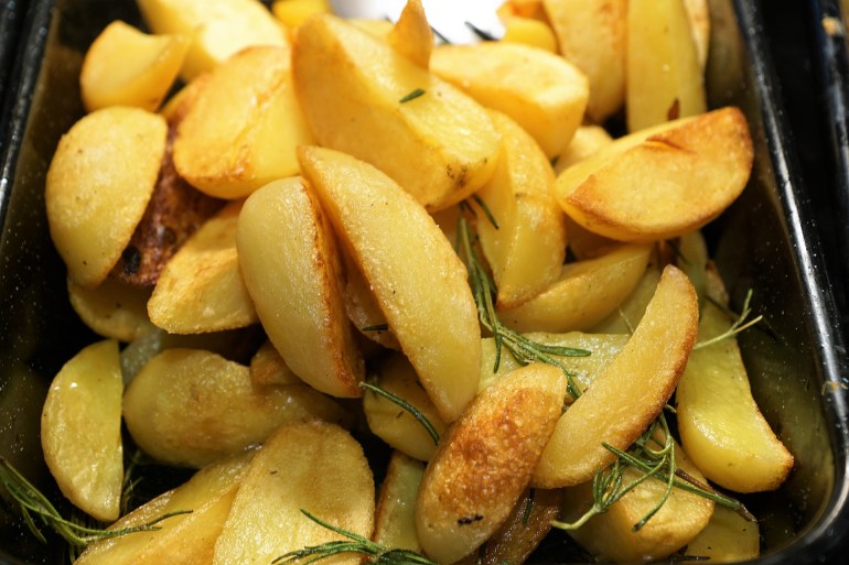 potatoes-3895820_1920-1728739071 Potatoes, Strength, Meal image بيكسابي