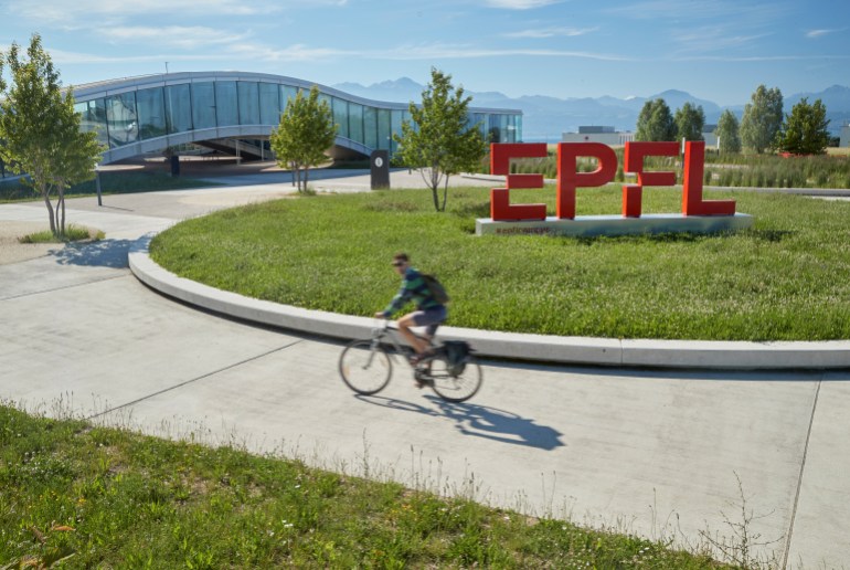 The coronavirus disease (COVID-19) outbreak in Lausanne