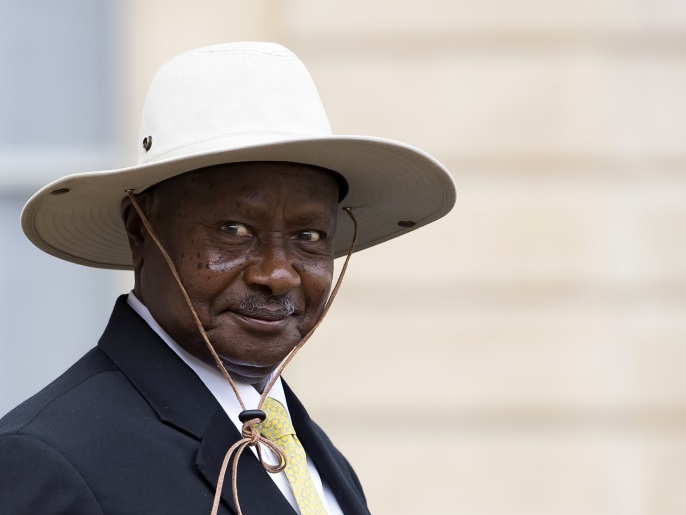 0f10d9c2-f5c7-411a-8b23-cfa196381b28 epa05547734 Ugandan President Yoweri Kaguta Museveni leaves after a meeting with French President Francois Hollande (not pictured) at the Elysee Palace in Paris, France, 19 September 2016.
