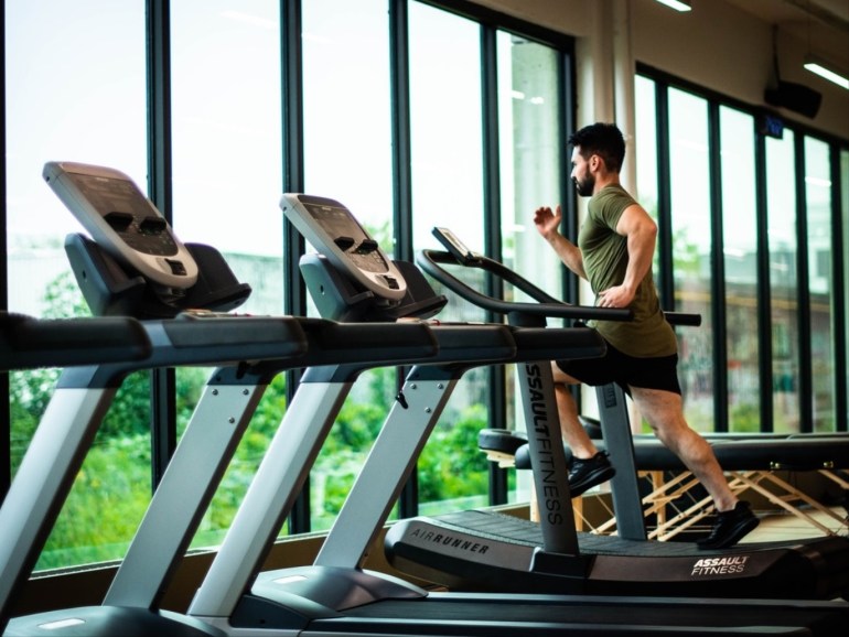 4f7ffd17-bd8e-49f7-853d-5fe1de04580a إشارات تنذرك بالتوقف عن إدمان التمارين الرياضية فورا بيكسلز