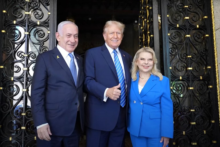 541114e-1722016566 26/07/2024 - 20:44 us - israel - palestinian - conflict - trump - netanyahu West Palm Beach, United States HANDOUTIsraeli Government Press OfficeAFP This still image taken from an Israeli Government Press Office video shows Israeli Prime Minister Benjamin Netanyahu (L) and his wife Sara (R) being welcomed by former US President Donald Trump at the Mar-a-Lago Club in West Palm Beach, Florida, on July 26, 2024. (Photo by Handout / Israeli Government Press Office / AFP)