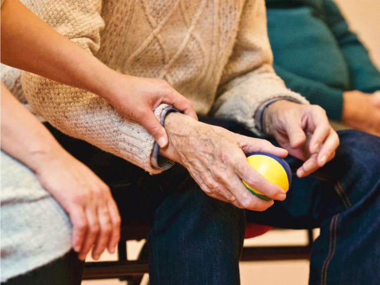 dcf0dc68-d576-4bb8-a7f2-3fa0291d13c1 الزواج يساعد في الشفاء من الزهايمر