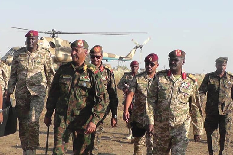 ddd-1732438281-1 زيارة البرهان لسنجة بالسودان- المصدر القوات المسلحة السودانية على الفيس بوك